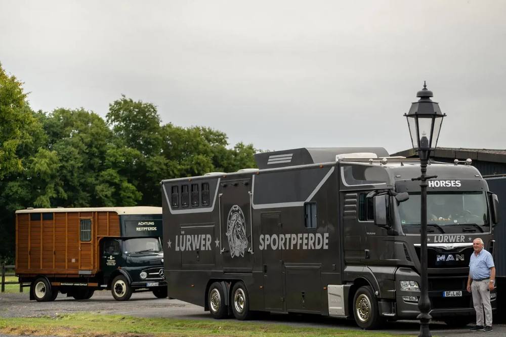 Luftaufnahme der Reitanlage